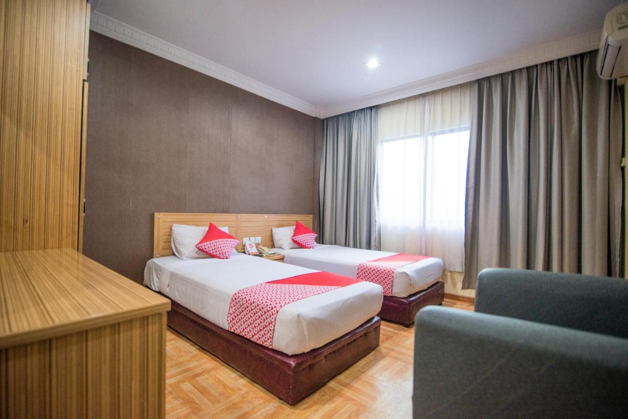 Halim Hotel Tanjungpinang Zewnętrze zdjęcie