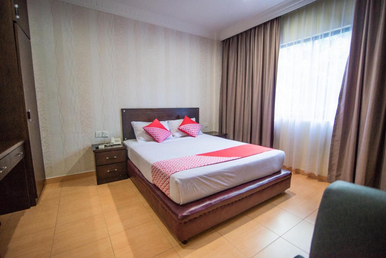 Halim Hotel Tanjungpinang Zewnętrze zdjęcie