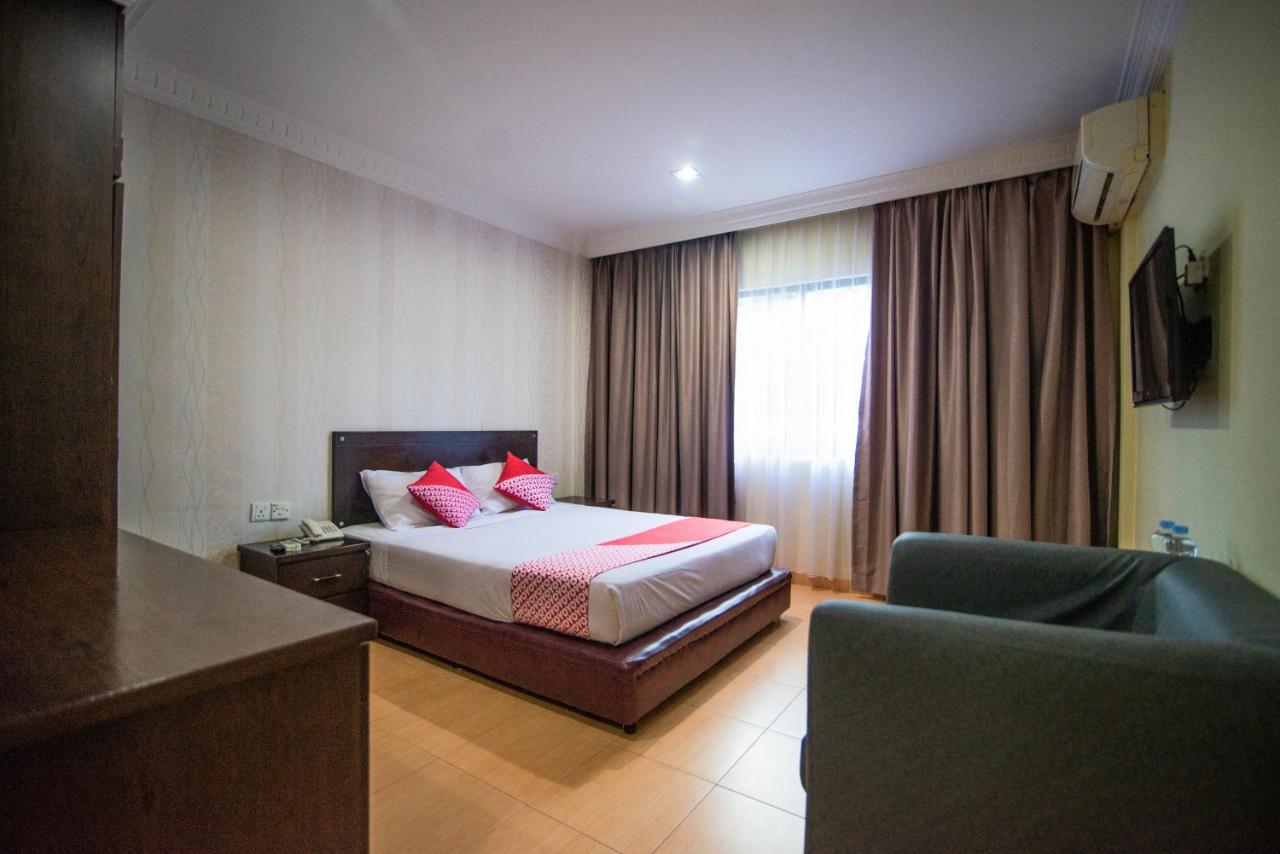 Halim Hotel Tanjungpinang Zewnętrze zdjęcie